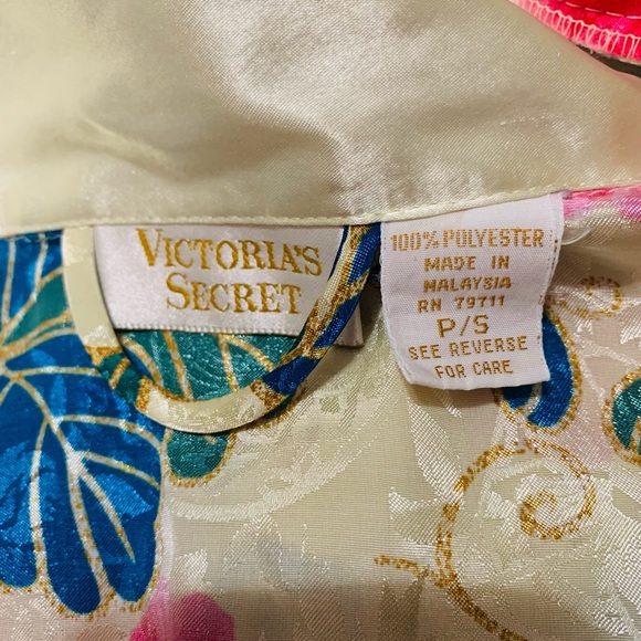 Vintage Victoria Secret gold label 👘 - Picture 10 of 10